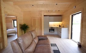 Killarney Cabins Stunning & Spacious Scandanavian Timber Lodges (Adults Only)